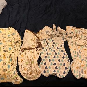 Lot of 4 size large baby swaddles, SwaddleMe, Summer Infant